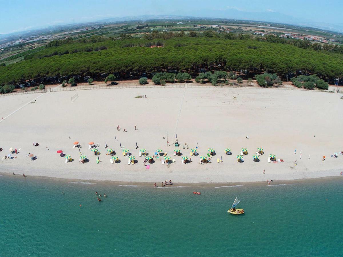 Holiday Home Camping Thurium By Interhome Marina di Schiavonea Exteriör bild